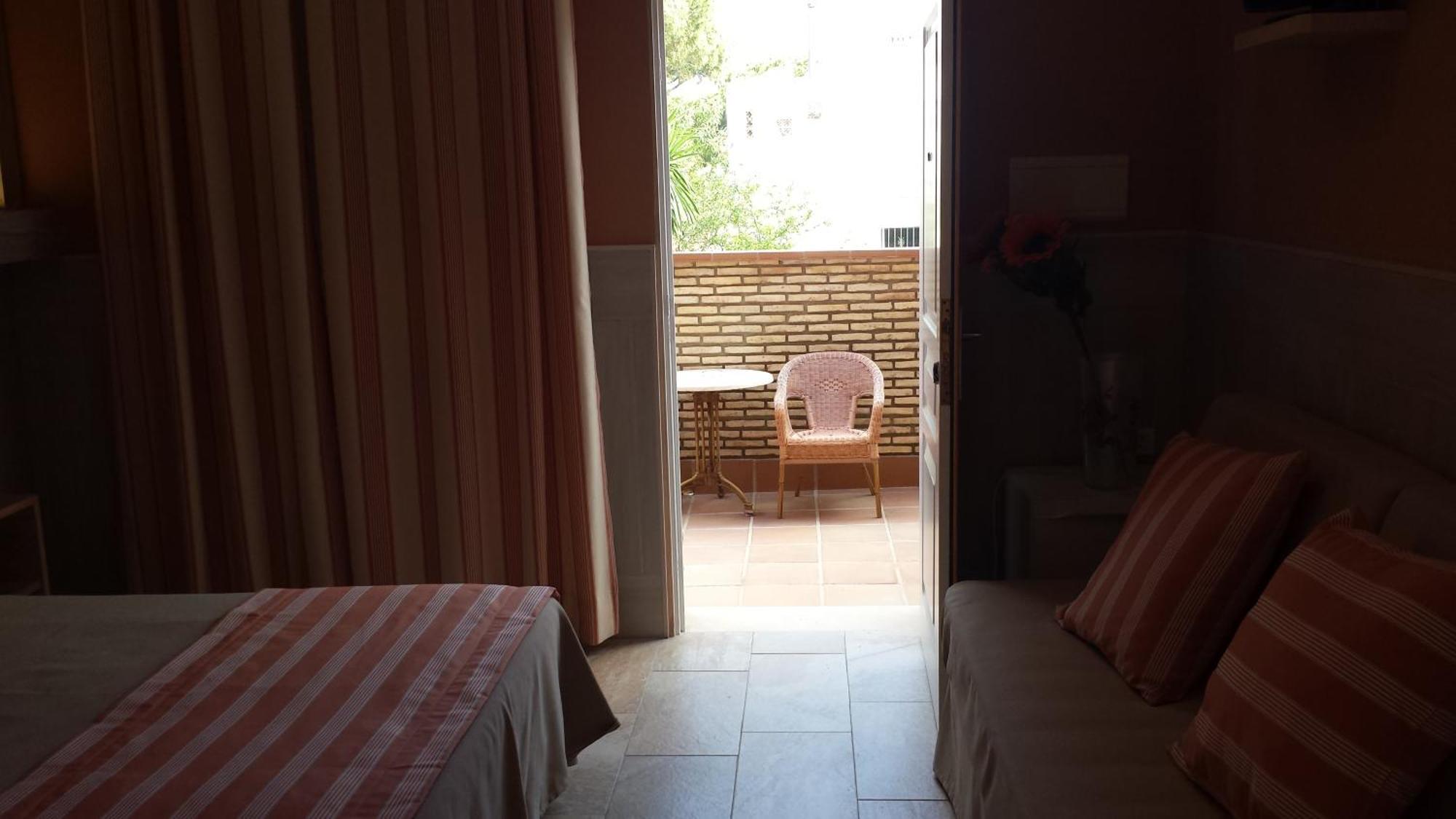 Hostal Noli Чиклана де ла Фронтера Екстериор снимка