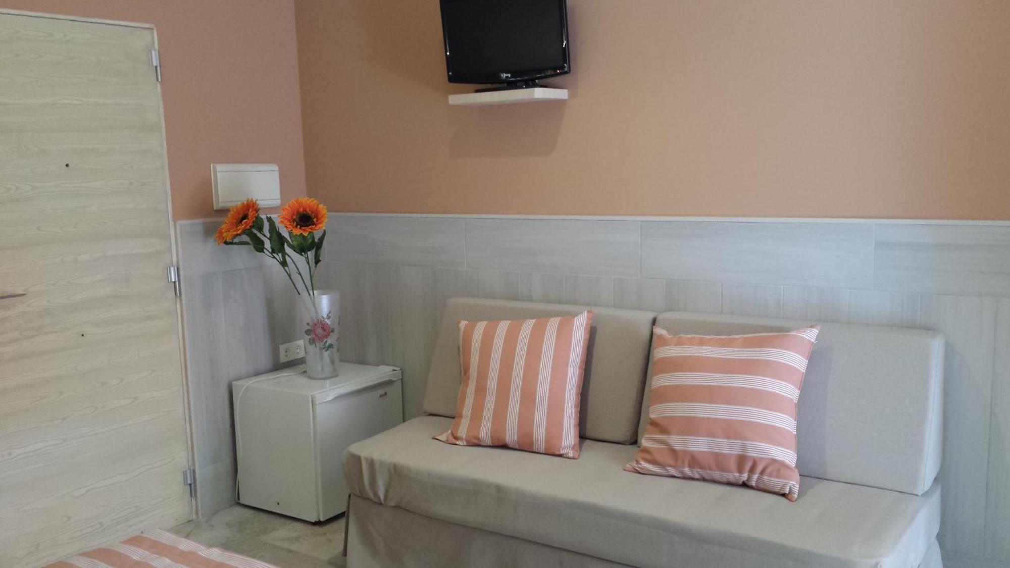Hostal Noli Чиклана де ла Фронтера Екстериор снимка