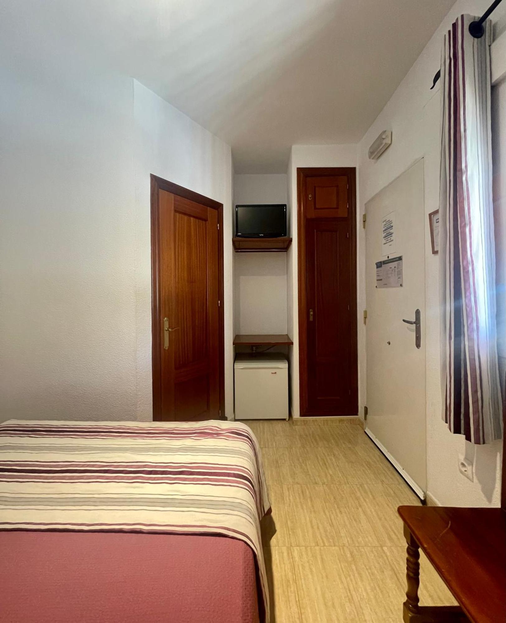 Hostal Noli Чиклана де ла Фронтера Екстериор снимка